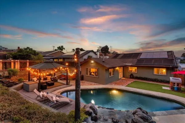 8677 Via Del Luz, El Cajon, CA 92021