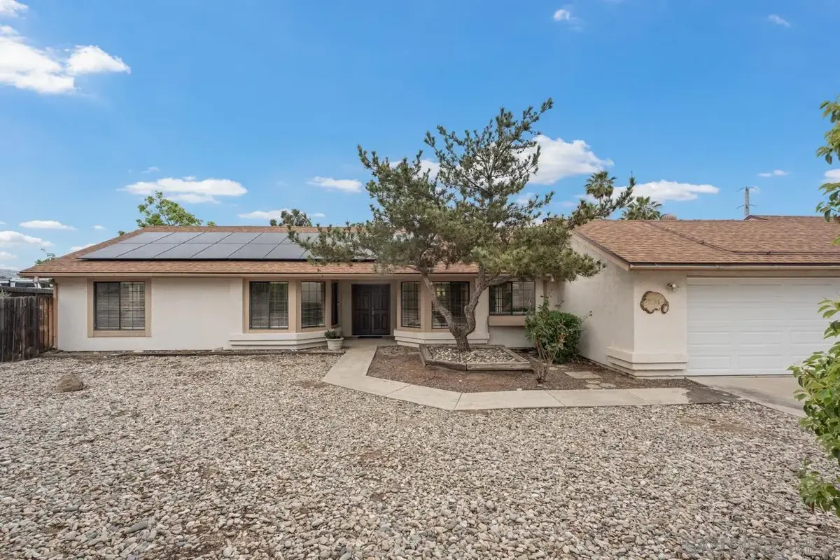 1368 Oakleaf Ln, Ramona, CA 92065 - #1
