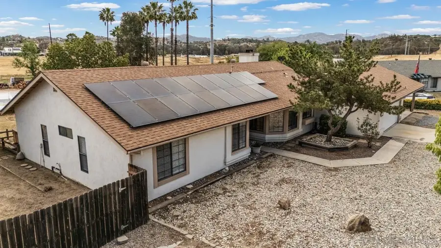 1368 Oakleaf Ln, Ramona, CA 92065 - #2
