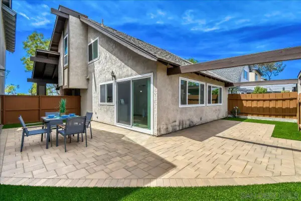 10706 Esmeraldas Dr., San Diego, CA 92124