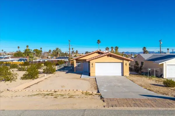 72440 Sun Valley Dr, Twentynine Palms, CA 92277
