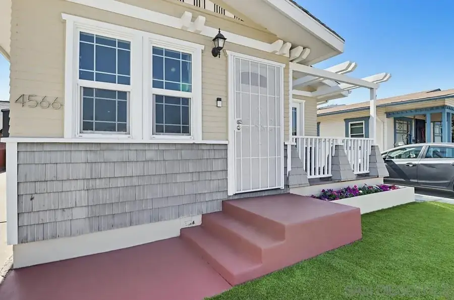 4566 32nd, San Diego, CA 92116 - #3