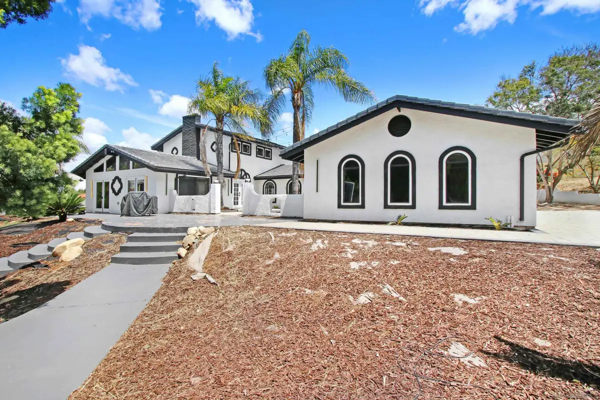 3065 Fairview Drive, Vista, CA 92084 - #1
