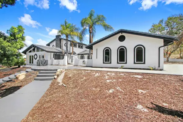3065 Fairview Drive, Vista, CA 92084