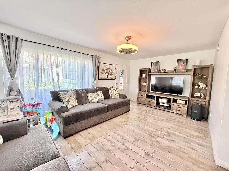 807 S Mollison Ave #24, El Cajon, CA 92020 - #3