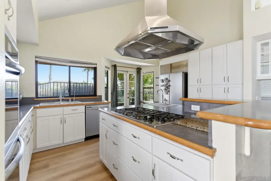 1137 Brewley, Vista, CA 92081 - #2