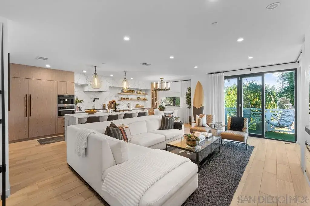 3301 Lincoln, Carlsbad, CA 92008 - #1