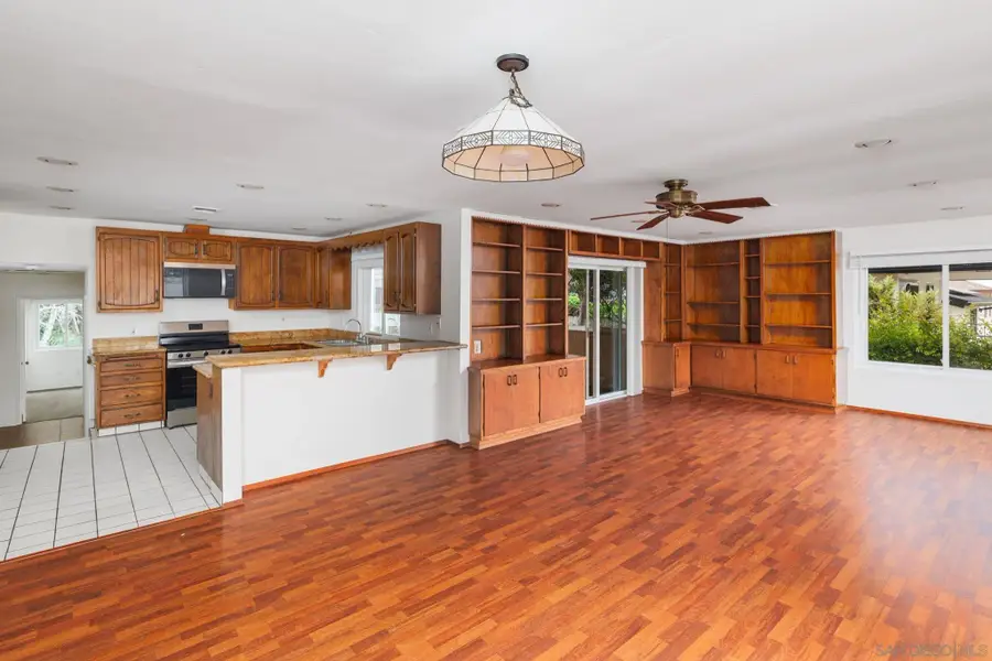 8231 Roy St, Lemon Grove, CA 91945 - #3