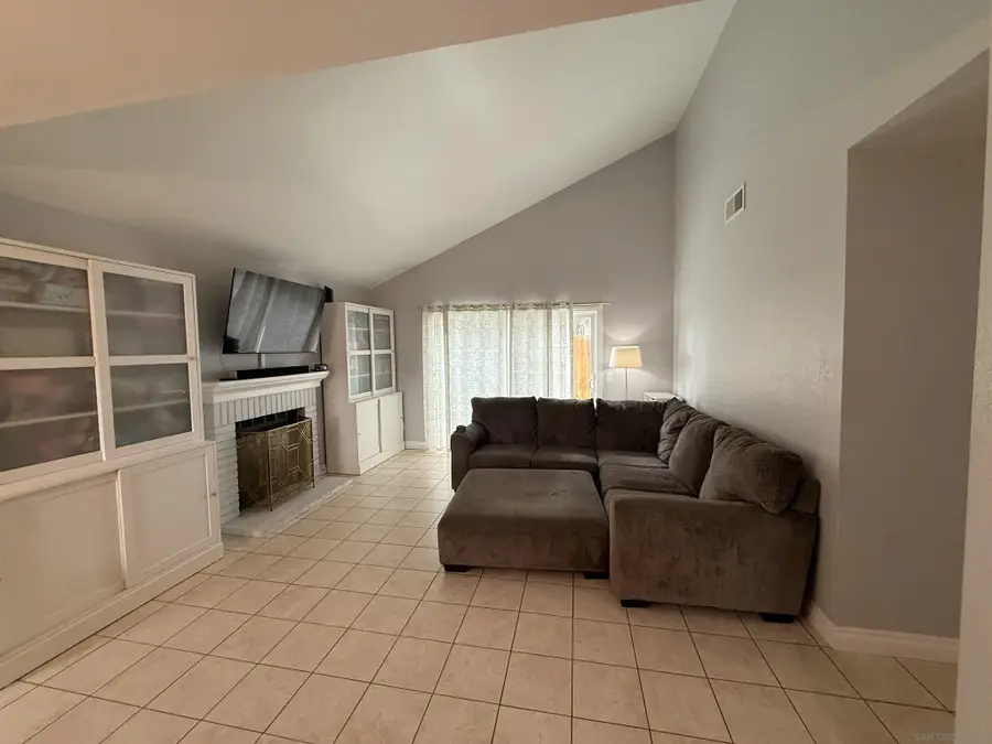 2327 Lake Forest, Escondido, CA 92026 - #2