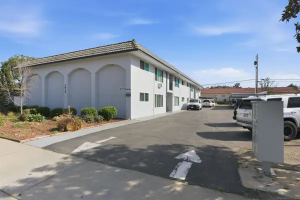 1015 E Ohio Ave, Escondido, CA 92025