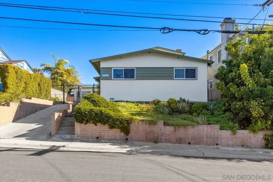 4711 Austin, San Diego, CA 92115 - #3