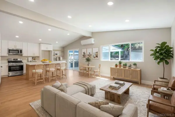 578 E. Indian Rock Rd, Vista, CA 92084