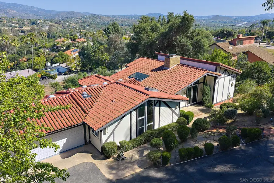 2448 Royal Crest, Escondido, CA 92025 - #2