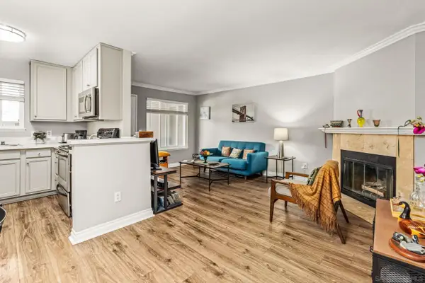 1756 Essex St. #311, San Diego, CA 92103