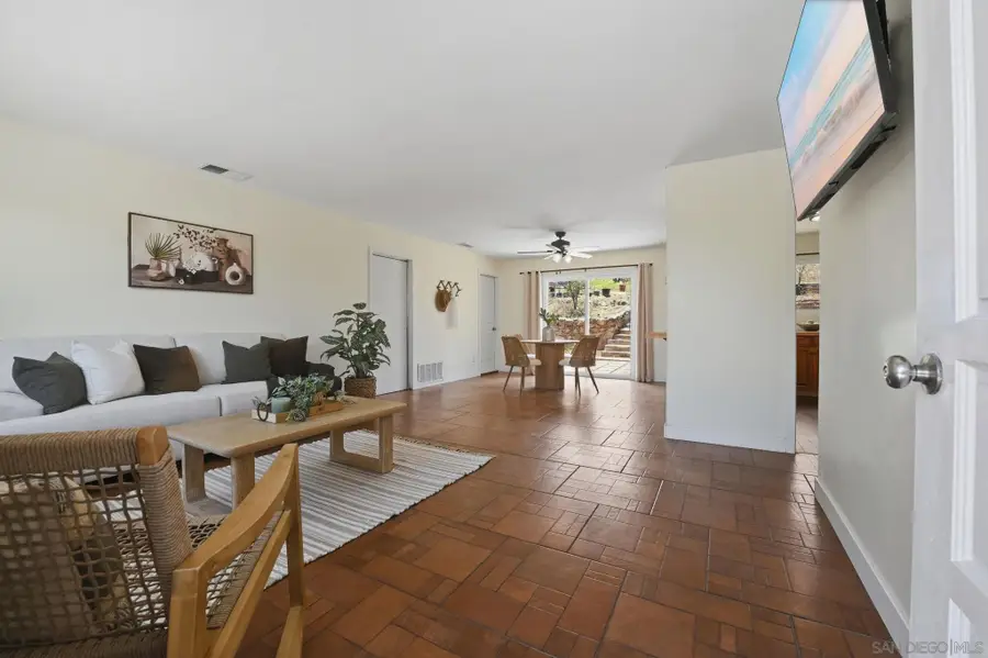 515 Ross Dr, Escondido, CA 92029 - #3
