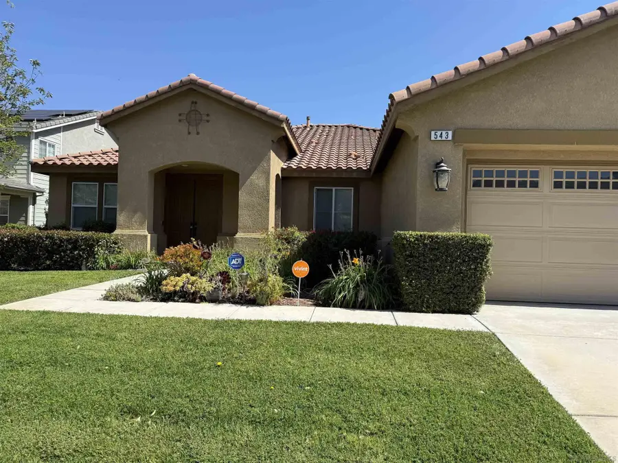 543 Silverhawk Dr, Corona, CA 92879 - #2