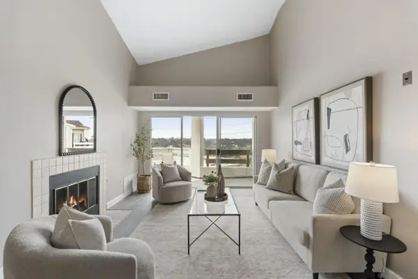 7043 Camino Degrazia #196, San Diego, CA 92111