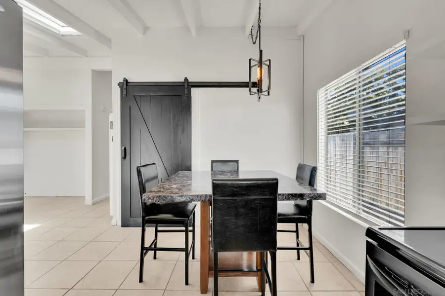 920 Raintree Pl, Vista, CA 92084 - #3