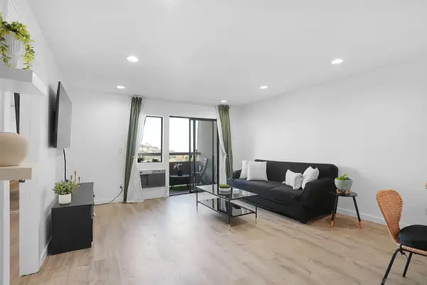 6930 Hyde Park Dr #218, San Diego, CA 92119