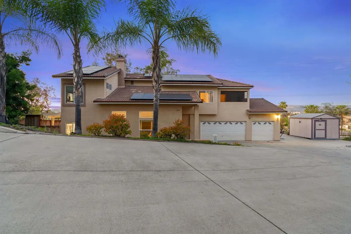 200 N Upas St, Escondido, CA 92025 - #1