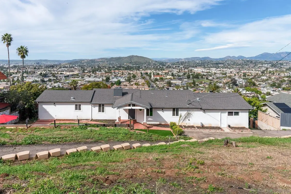 1192 Merritt Dr, El Cajon, CA 92020 - #1
