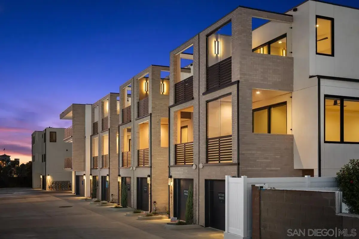 4204 Tonopah St, San Diego, CA 92110 - #1