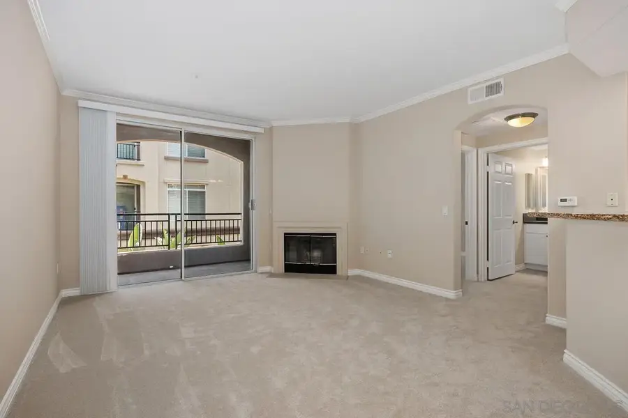 4165 Executive #F304, La Jolla, CA 92037 - #3