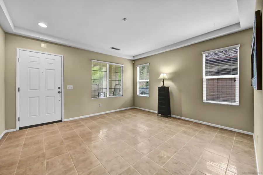 1645 Magnolia Cir., Vista, CA 92081 - #3