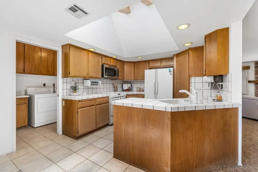 12450 Algonquin Rd, Apple Valley, CA 92308 - #3