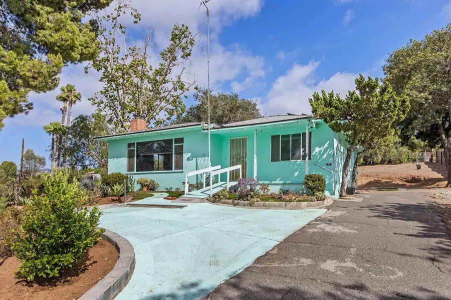 2439 Patterson Rd, Escondido, CA 92027 - #2