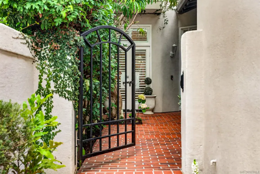 9753 Keeneland Row, La Jolla, CA 92037 - #3