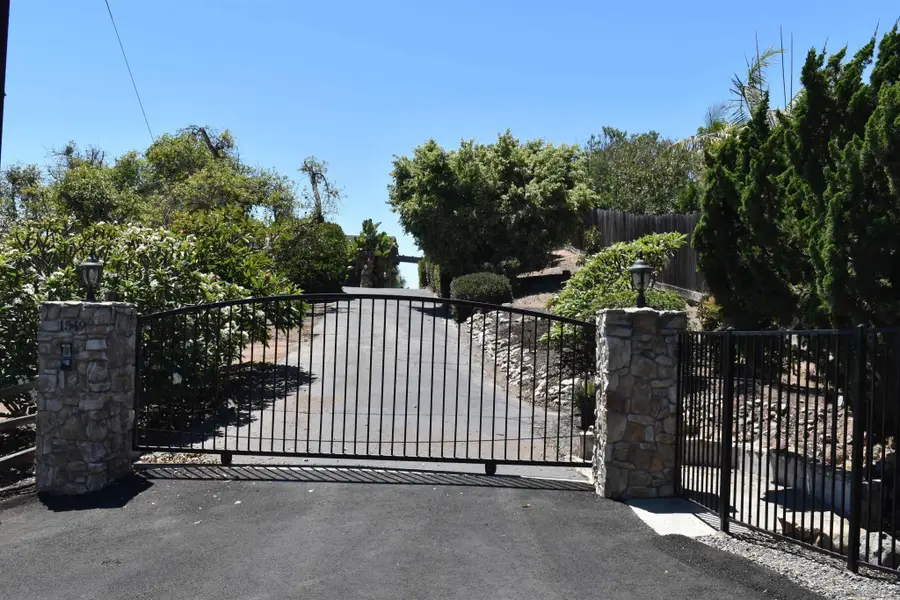 1549 Sleeping Indian Rd, Fallbrook, CA 92028 - #2