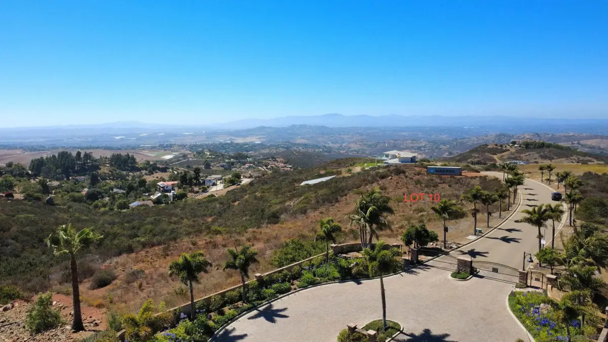 2220 Panoramic Dr. #10, Vista, CA 92084 - #1