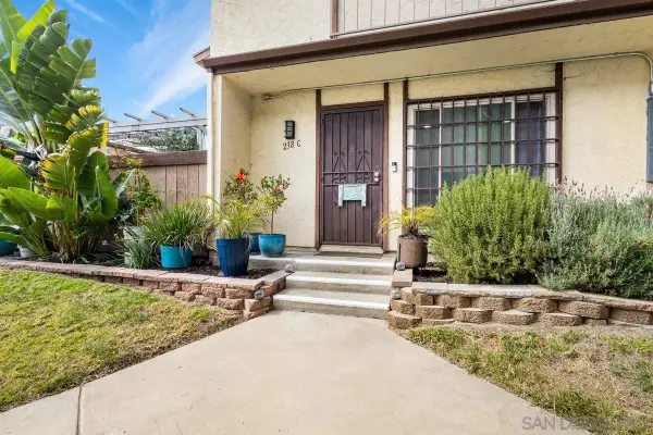 238 Regency Ct #C, Chula Vista, CA 91911