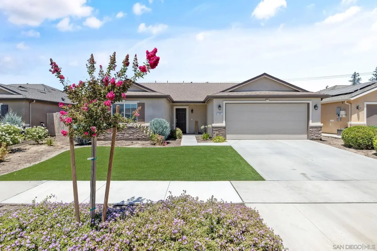 1976 W Ambassador Way, Hanford, CA 93230 - #1