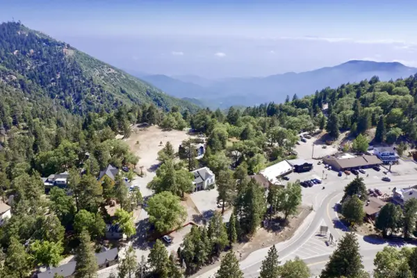32065 Hunsaker Way #12, Running Springs, CA 92382
