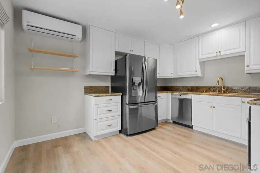 5575 Caminito Roberto, San Diego, CA 92111 - #3