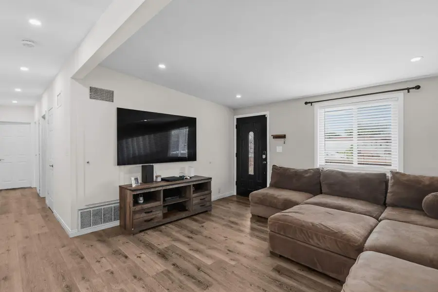 1127 Hemlock Ave, Imperial Beach, CA 91932 - #3