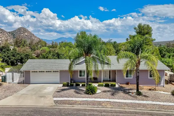 16239 Daza Dr, Ramona, CA 92065