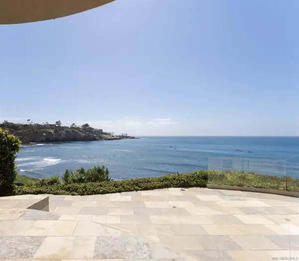 1828 Spindrift Dr, La Jolla, CA 92037