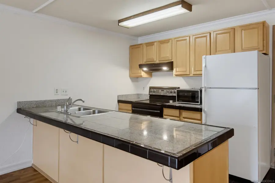 8332 Regents Rd #B, San Diego, CA 92122 - #2