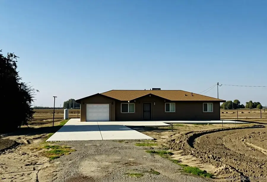 22750 Fairfax Avenue, Lemoore, CA 93245 - Image #2