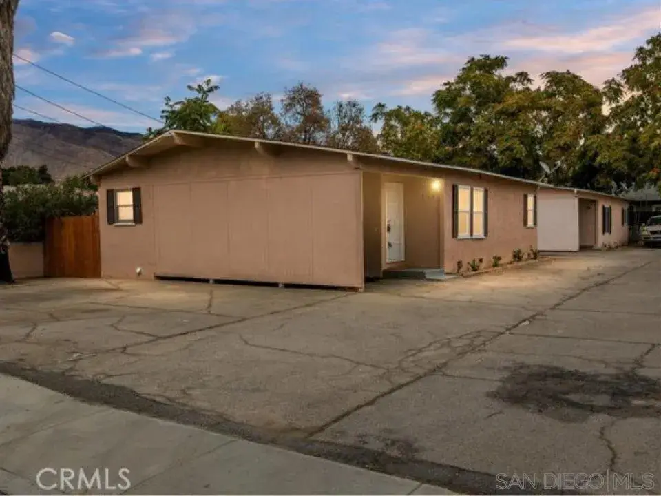 157-159 N Sheriff Ave, San Jacinto, CA 92583 - #1