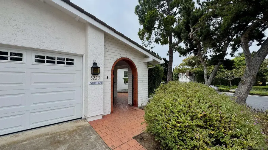 8223 Caminito Locayo, La Jolla, CA 92037 - #2