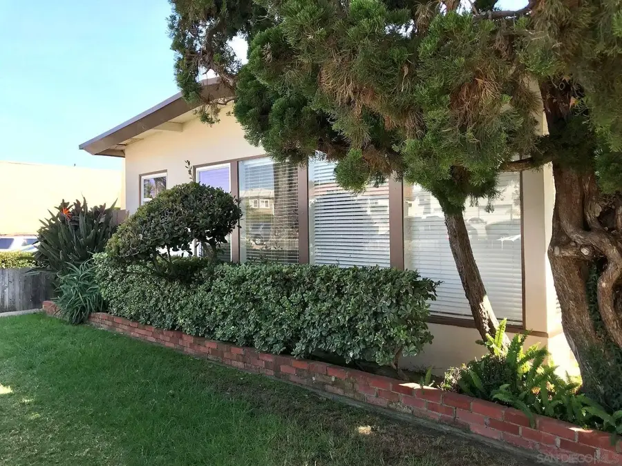 2127-2131 1/2 Felspar, San Diego, CA 92109 - #2