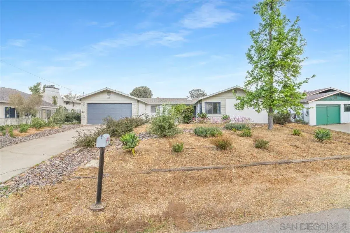 715 Hunter, Ramona, CA 92065 - #1