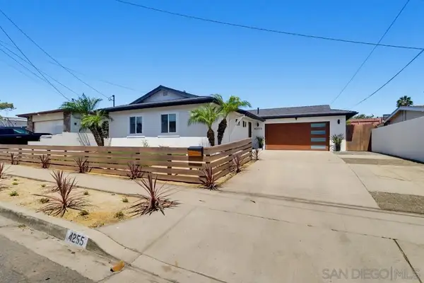 4255 Lochlomond St, Kearny Mesa, CA 92111