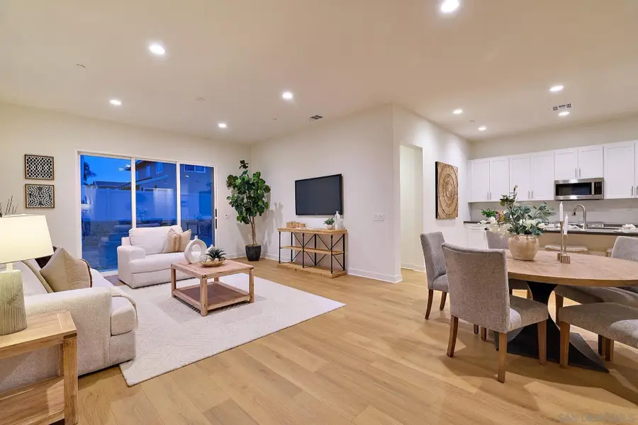 785 Michael Ct, Vista, CA 92081 - #3