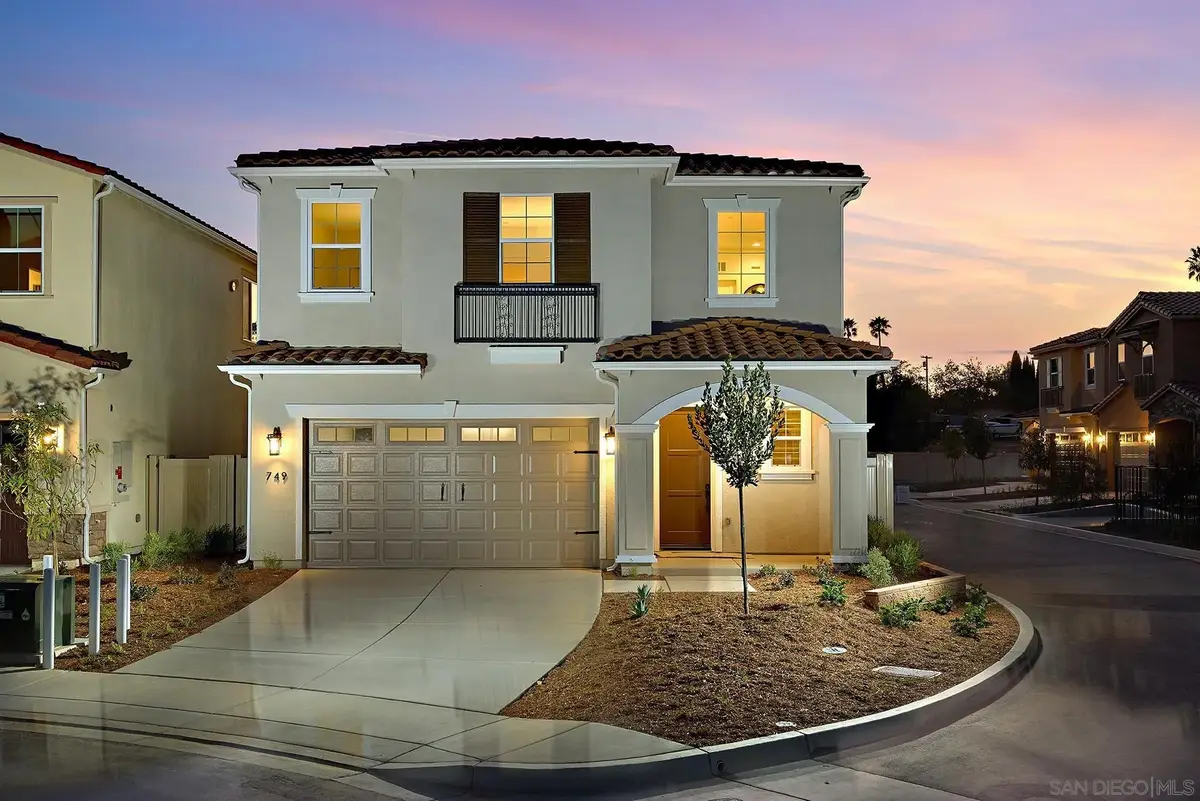 749 Michael Ct, Vista, CA 92081 - #1