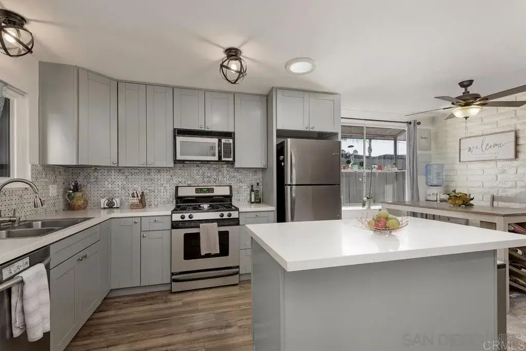 810 E Washington #A, Escondido, CA 92025 - #1